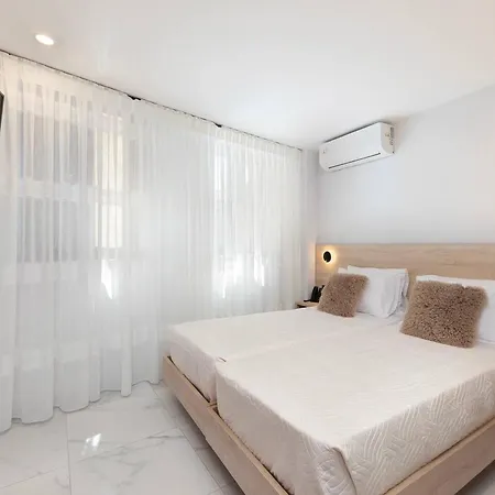 Artheon Отель *